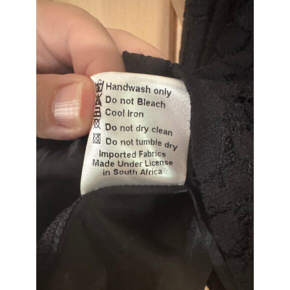 Pringle of Scotland | Black Lace Short Flare Skirt | EU Size 12 (US size 8) - Picture 11 of 14